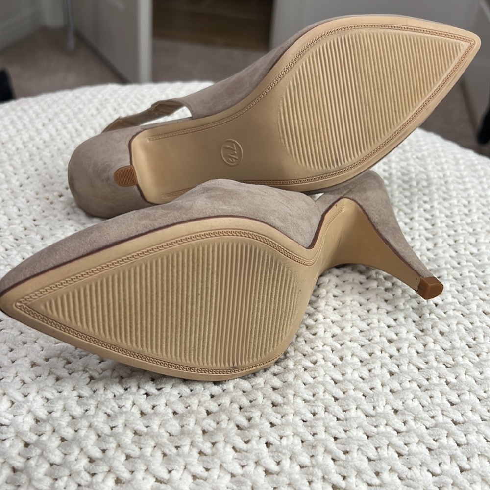 Business attire heels in brand new condition! - Picture 3 of 3